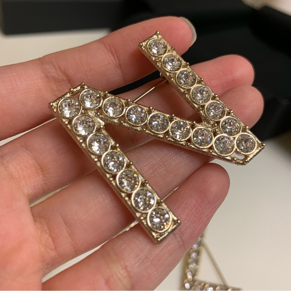 Large CHANEL brooch set of 6 pins - Picture 11 of 15